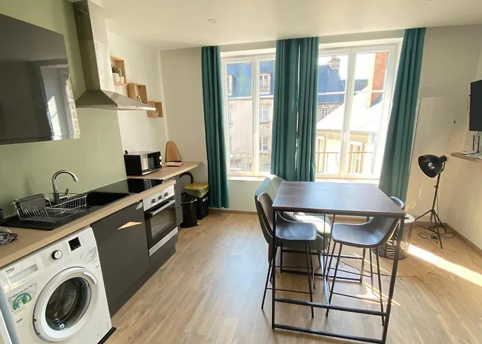 Joli Appartement F2 Plein Centre Coutances